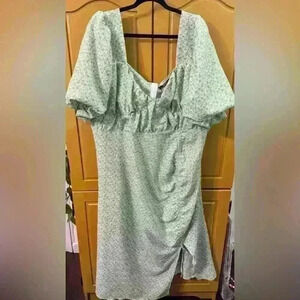 PrettyLittleThing Plus size 22 Green Floral Puff Ruched Slit Mid Dress milkmaid